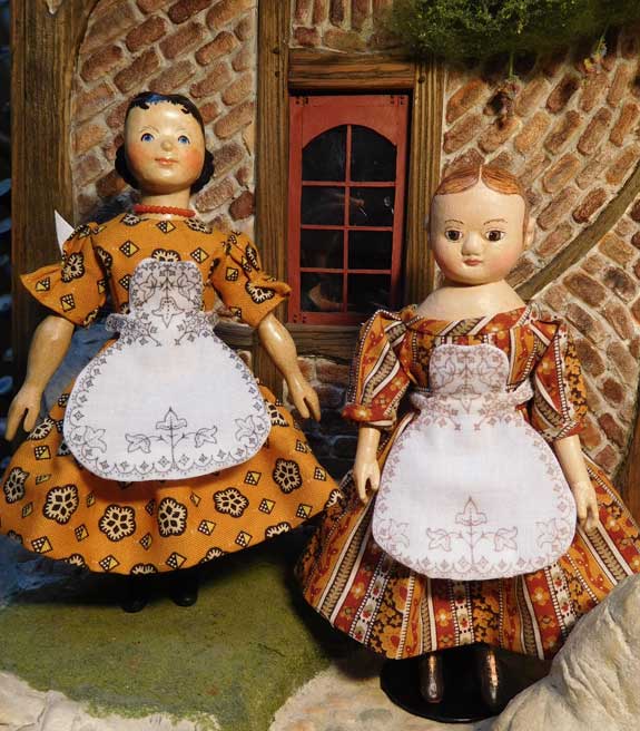 Aprons for hitty and Izannah