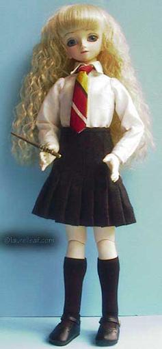 Myu dresses like Harry Potters Hermoine